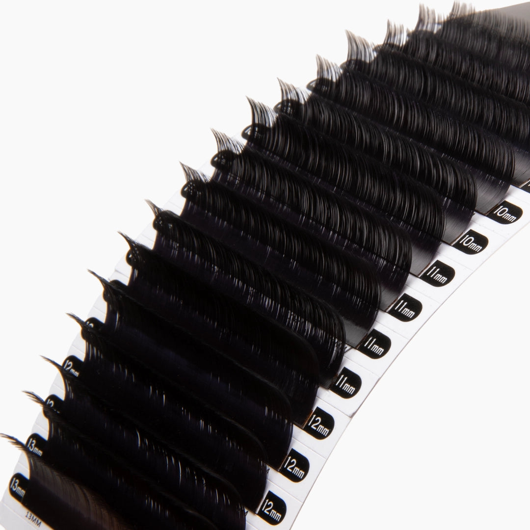 Chelsea Lashes - volume lash extensions, volume lashes, the best volume lashes, the best russian lashes, eyelash extensions, the best lash extensions, the best eyelash extensions, hybrid lashes, russian lashes,  eyelash extensions, classic lashes