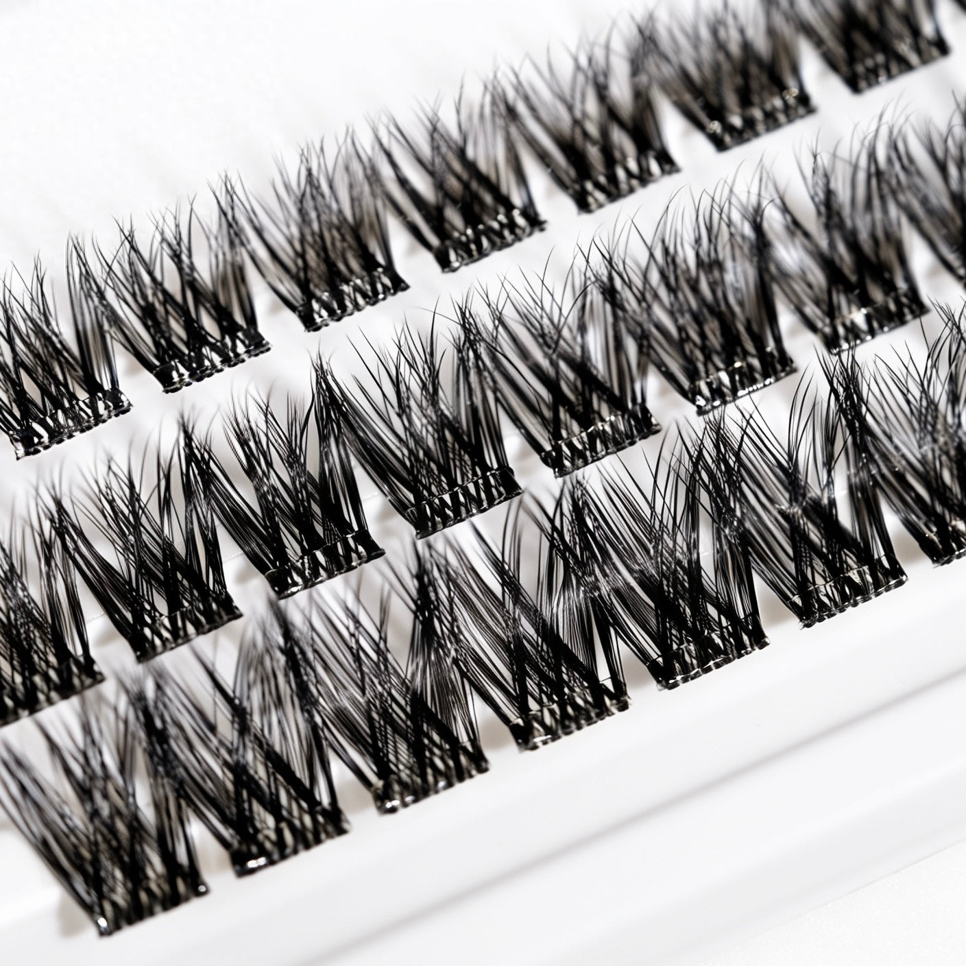 London Lash Pre-Glued Cluster Lashes - Liv