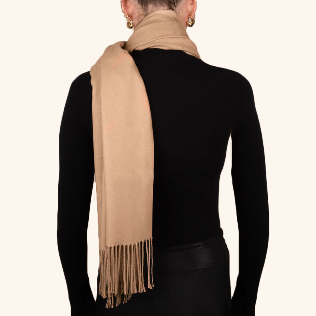 Объемный шерстяной шарф