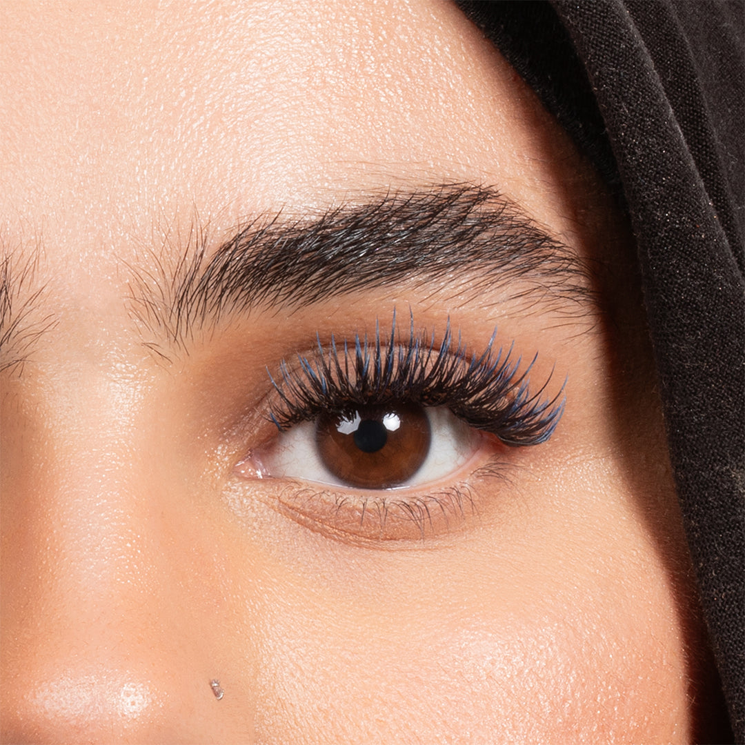 best blue two-tone ombre coloured volume lashes, best blue coloured eyelash extensions, best blue two-tone ombre coloured volume lash extensions, best blue two-tone ombre coloured volume lashes, best ombre coloured volume eyelash extensions, best ombre co