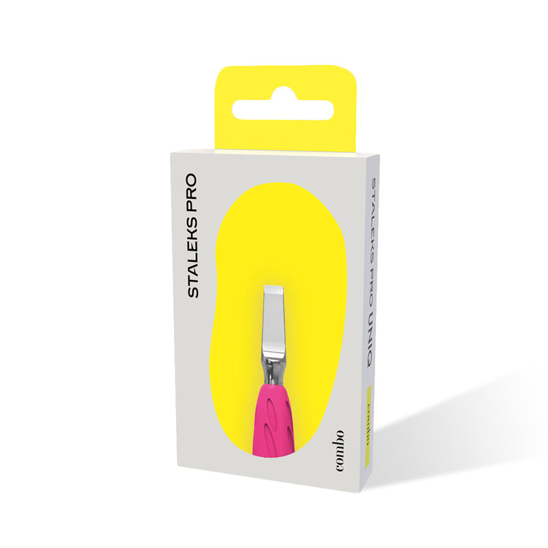 Straight Blade from Staleks Combo UNIQ inside its packaging